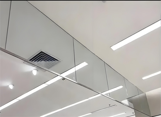 玻璃挡烟垂壁行业新动态：技术革新与标准完善并进